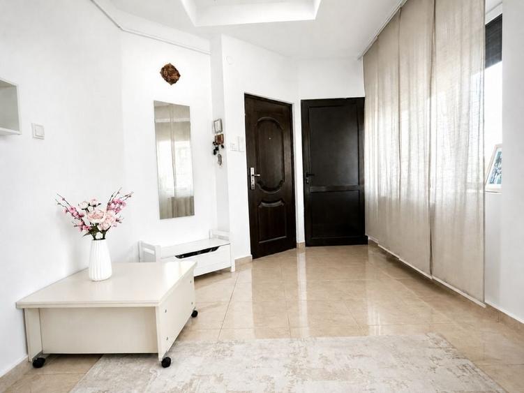 Apartament cu 2 camere semidecomandat în Piața Unirii