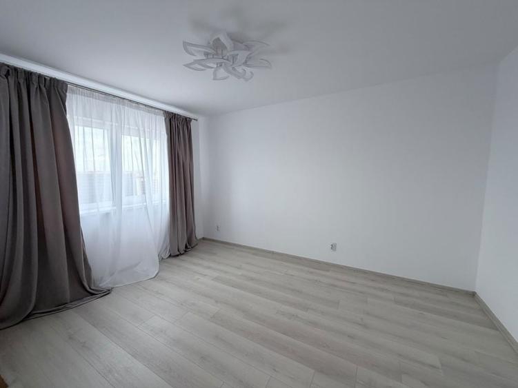 Casă cu 3 camere cu Teren 500 Mp în Sânpetru