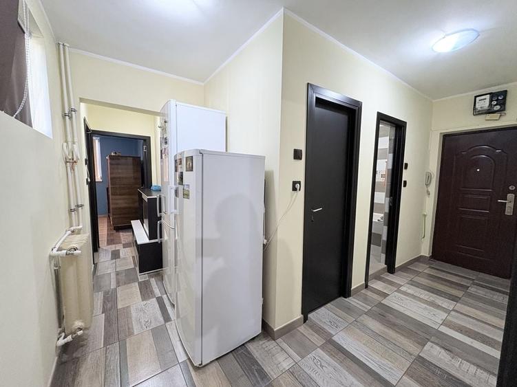 Apartament cu 2 camere decomandat în Berceni