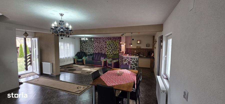 Casă cu 4 camere în Valea Doftanei