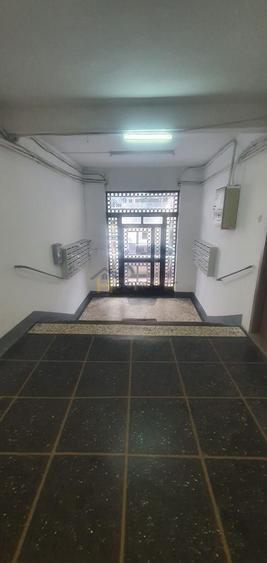 Apartament cu 3 camere circular în P-ța Sfânta Vineri
