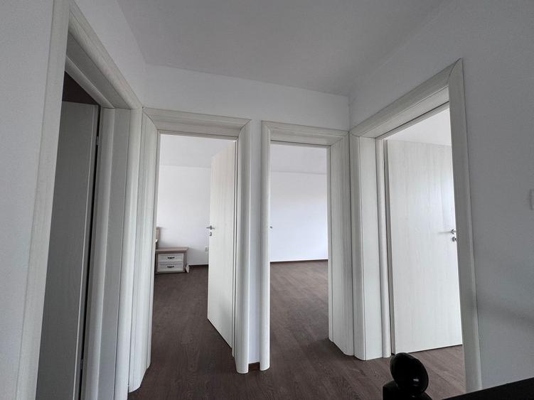 Duplex cu 5 camere cu Canalizare în Moșnița Nouă