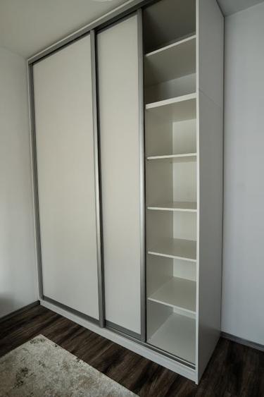 Apartament cu 3 camere semidecomandat, mobilat în 9 Mai