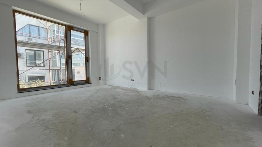 Apartament cu 3 camere semidecomandat în Domenii