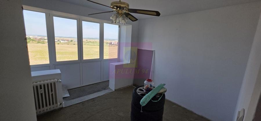 Apartament cu 3 camere semidecomandat în Cablul Românesc