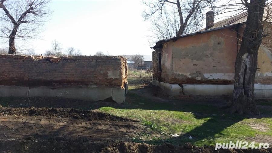 Teren de 2600 mp, în Giurgița