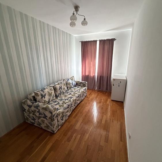 Apartament cu 3 camere decomandat în Chiajna