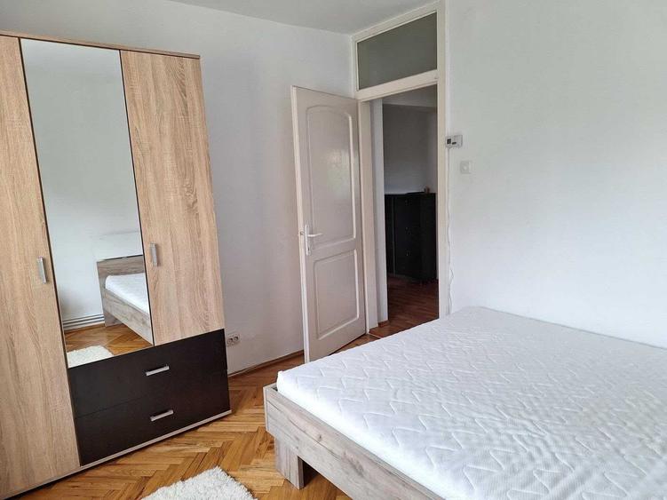 Apartament cu 3 camere decomandat în Turnișor