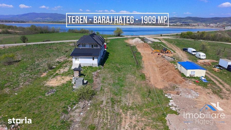 Teren de 1909 mp, în Central