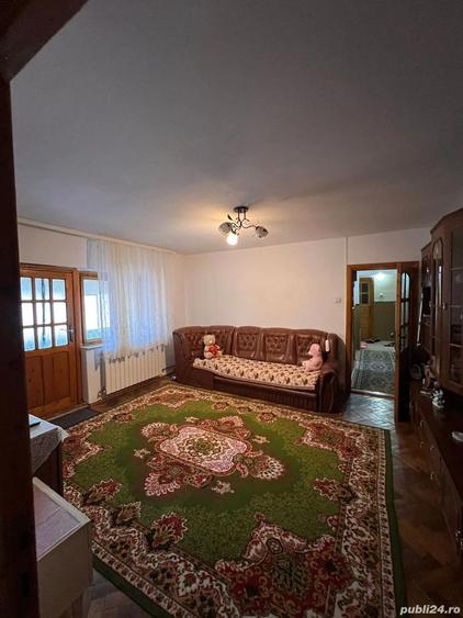 Apartament cu 3 camere semidecomandat în Autogară