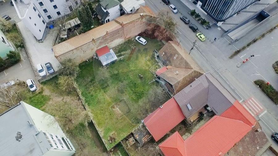 Teren Construcții intravilan de 973 mp, în Central