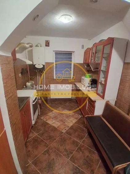 Apartament cu 4 camere decomandat, mobilat în Galata