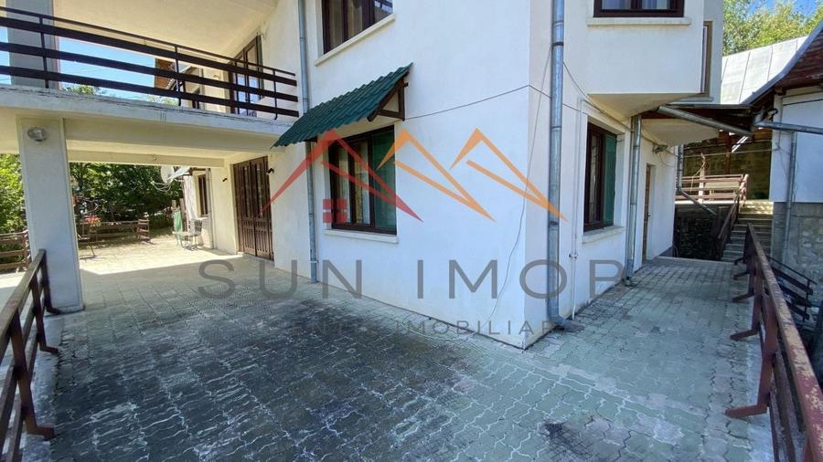 Casă cu 7 camere cu Canalizare în Poiana Câmpina
