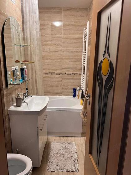 Apartament cu 2 camere decomandat în Micro III