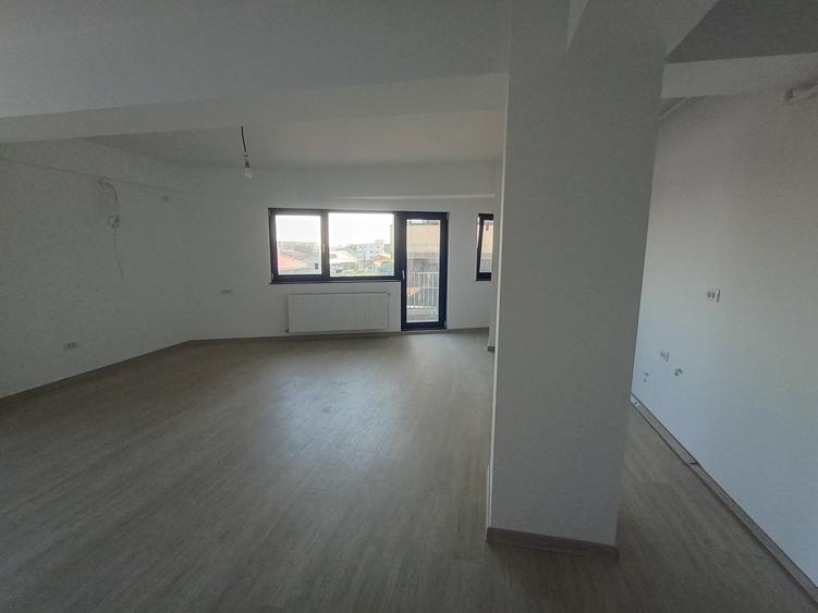 Apartament cu 2 camere decomandat în Tomis Plus