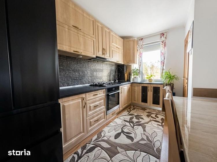 Apartament cu 3 camere decomandat în Iosia