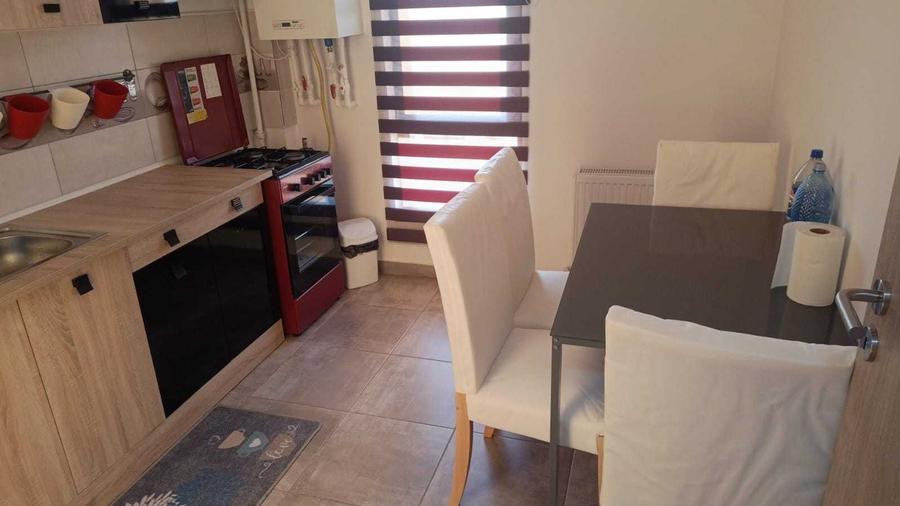 Inchiriez apartament 2 camere - 4