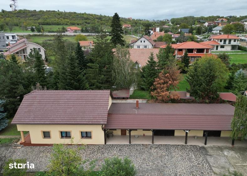 Casă cu 4 camere decomandat cu Teren 1935 Mp în Iorga