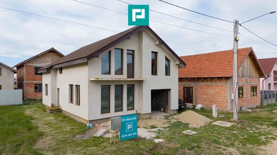Casă cu 5 camere cu Teren 250 Mp în Est