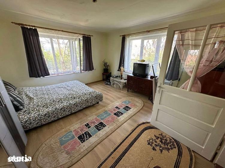 Casă cu 2 camere cu Teren 2982 Mp în Adămuș