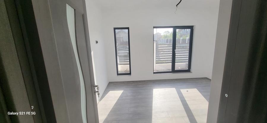 Casă cu 3 camere în Tulucești