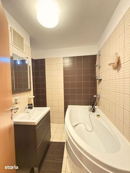 Apartament cu 3 camere decomandat în Lipovei