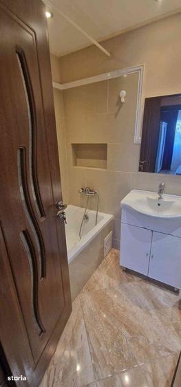Apartament cu 2 camere decomandat în Titan