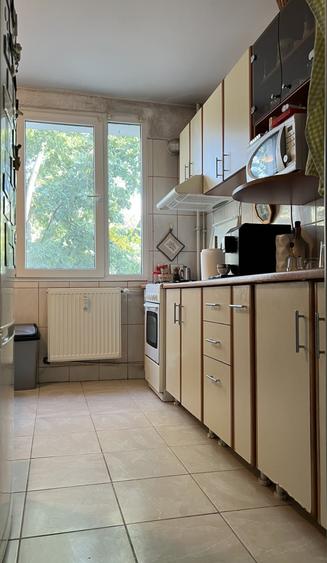 Apartament cu 3 camere decomandat în Drumul Taberei