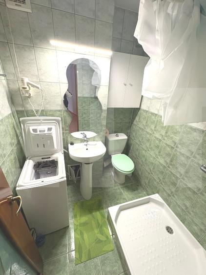 Apartament cu 4 camere decomandat, mobilat în Sud-Vest