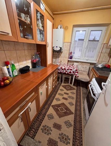 Apartament cu 2 camere decomandat în Roșia