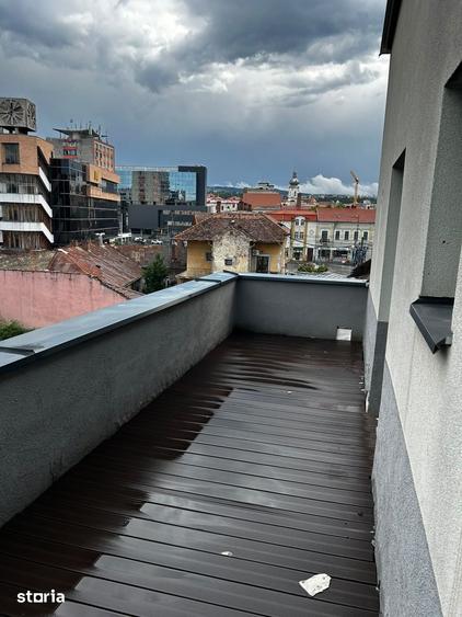 Apartament cu 3 camere semidecomandat în Central