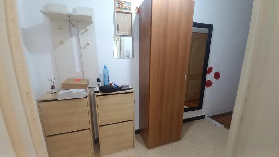 Inchiriez o camera intr-un apartament cu 3 camere - 1