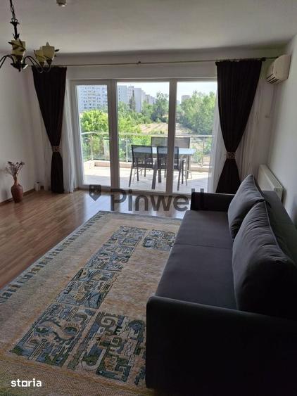 Apartament cu 3 camere decomandat, mobilat în Pajura