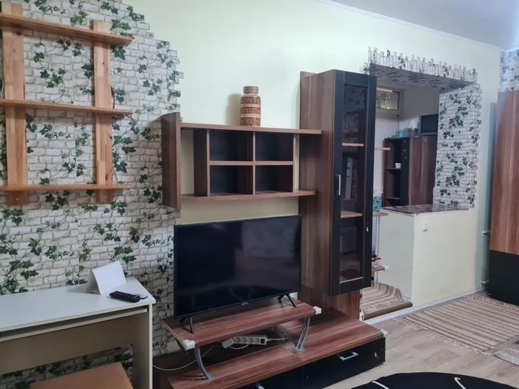 Garsonieră decomandată, mobilată în Dristor