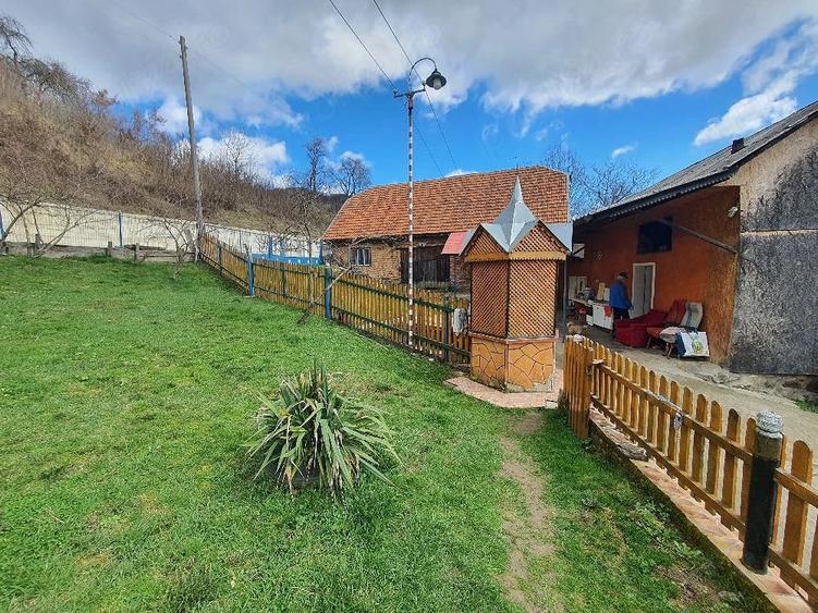 Casă cu Teren 2113 Mp în Tarnița