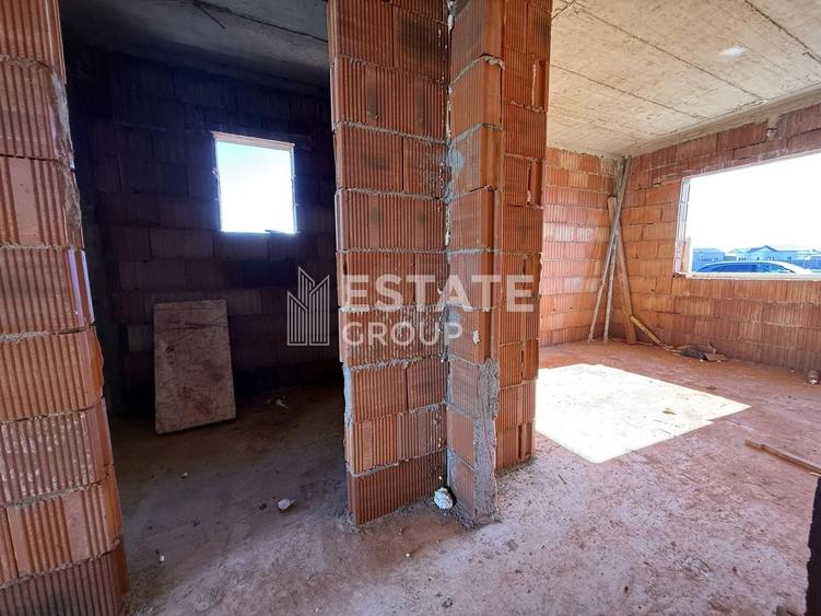 Duplex cu 3 camere cu Canalizare în Moșnița Nouă