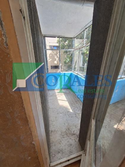 Apartament cu 3 camere decomandat în Lipovei