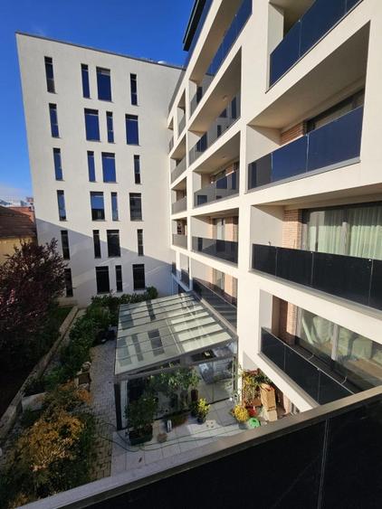 Apartament cu 2 camere semidecomandat în Mărăști