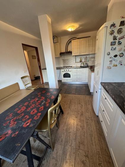 Apartament cu 3 camere decomandat în Pantelimon