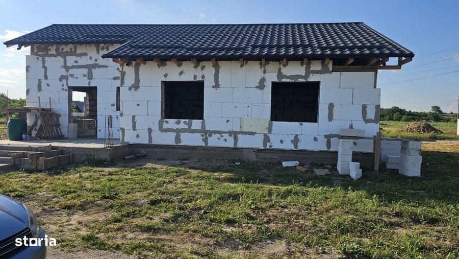 Casă cu 4 camere cu Teren 402 Mp în Ișalnița