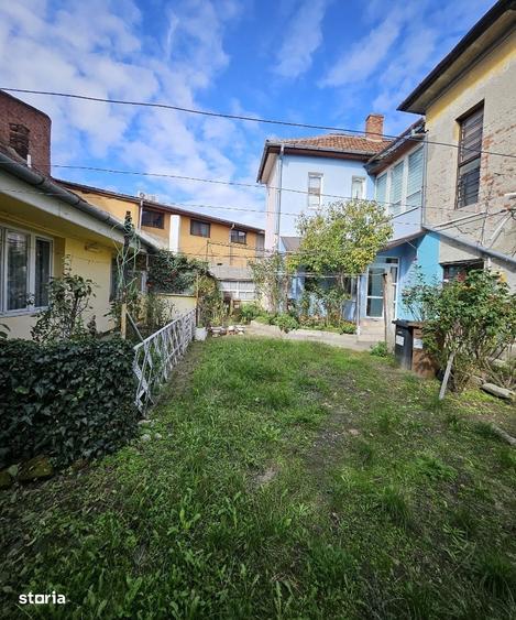 Apartament cu 4 camere semidecomandat în Central