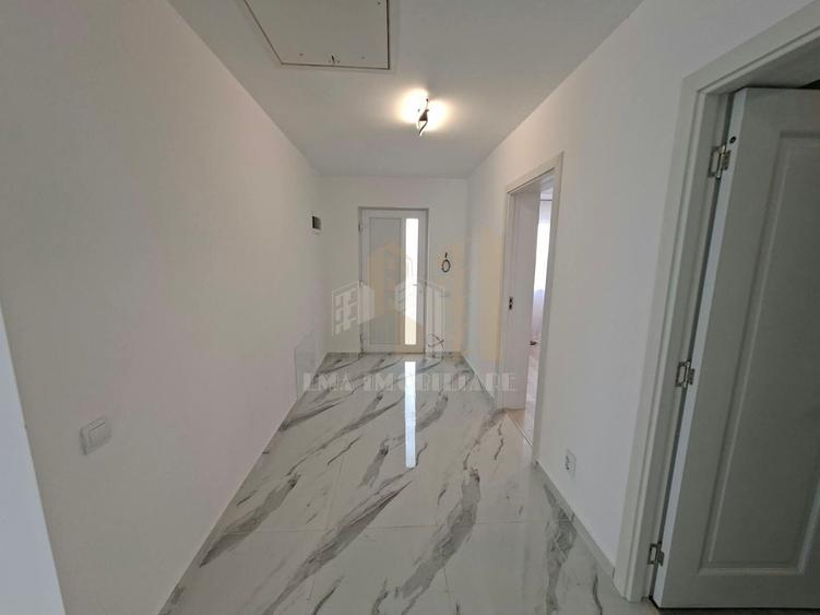 Casă individuală cu 3 camere cu Canalizare în Sânpetru
