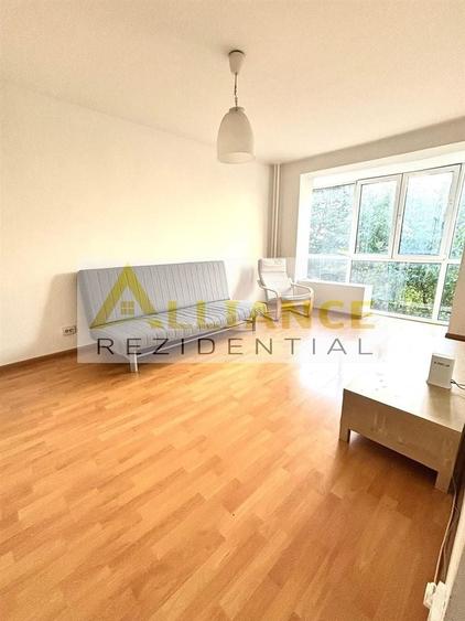 Apartament cu 3 camere decomandat, mobilat în Tineretului