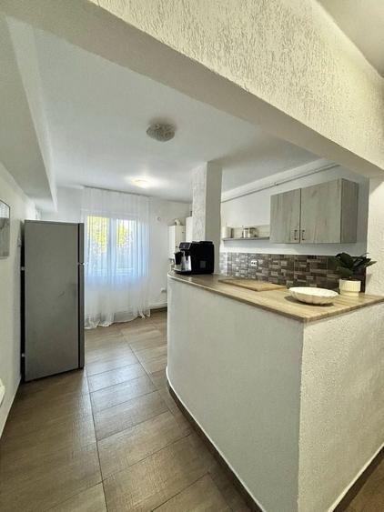 Apartament cu 3 camere semidecomandat în Central