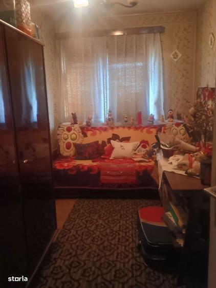 Apartament cu 3 camere decomandat în Obor
