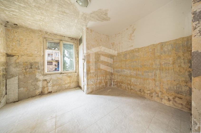 Apartament cu 3 camere decomandat în Triaj
