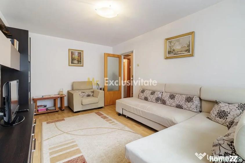 Apartament cu 3 camere decomandat în Valea Oltului