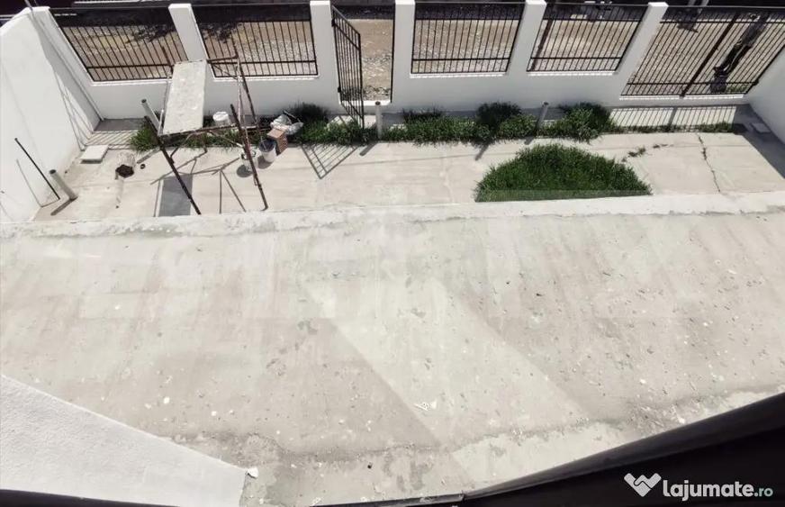 Casă cu 4 camere cu Teren 250 Mp în Lascăr Catargiu