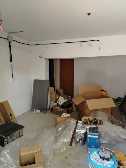 Apartament cu 4 camere decomandat, mobilat în Central