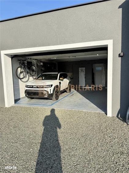 Apartament cu 3 camere decomandat în Republicii